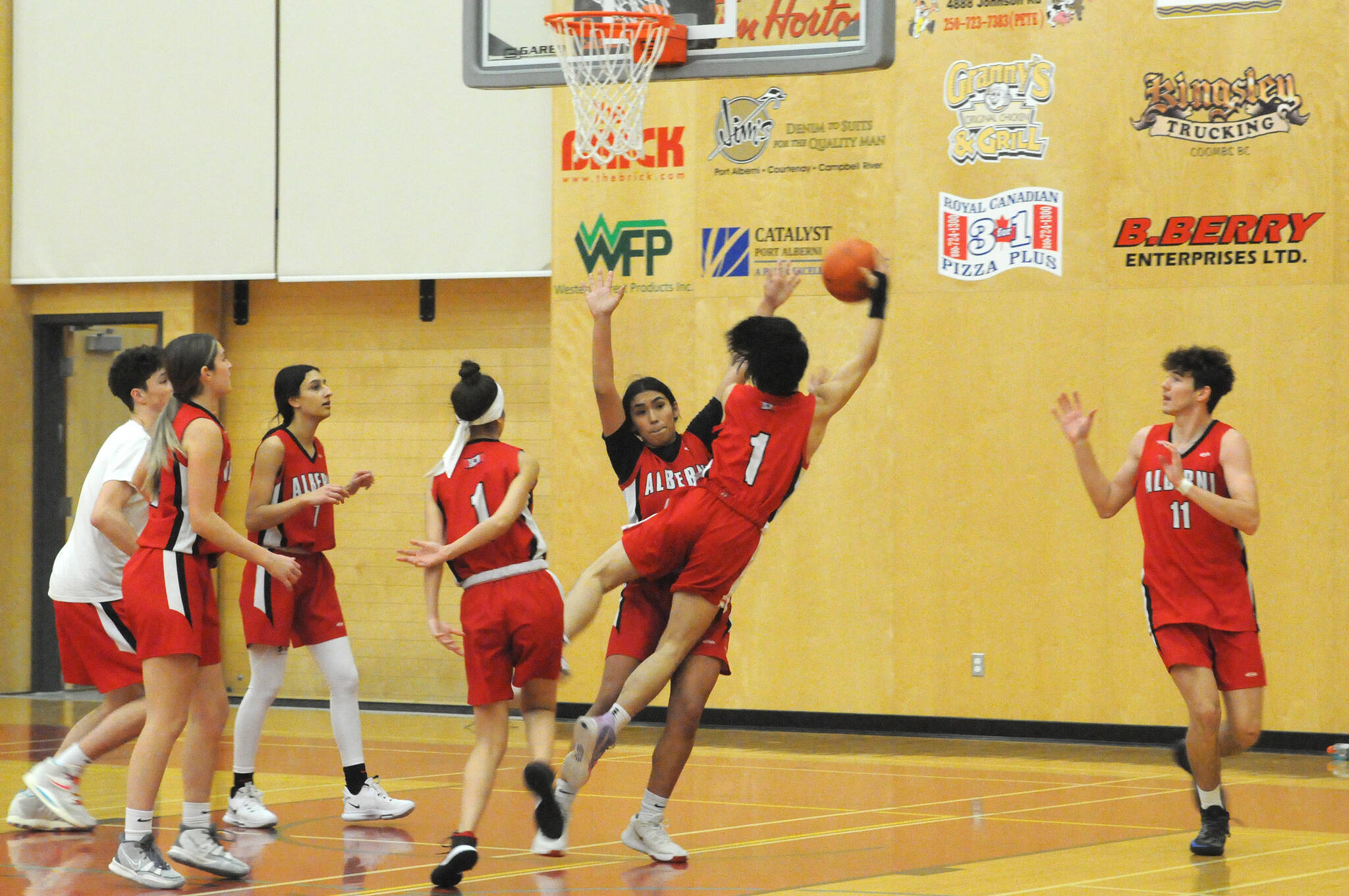 Victoria deals totem basket