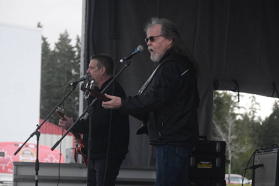 Big Daddy performs outside of the Alberni Valley Multiplex as part of the pre-game tailgate party on Saturday, April 2 presented by Five Acre Co. (ELENA RARDON / ALBERNI VALLEY NEWS)