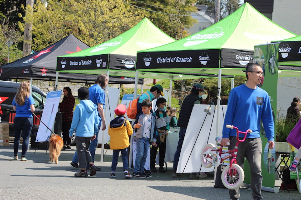 28897927_web1_220423-SNE-Saanich-Earth-Day-festival-earthday_1