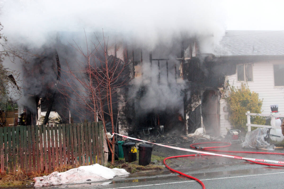 31447947_web1_230105-CCI-Chemainus-fire-Dec29-flames_3