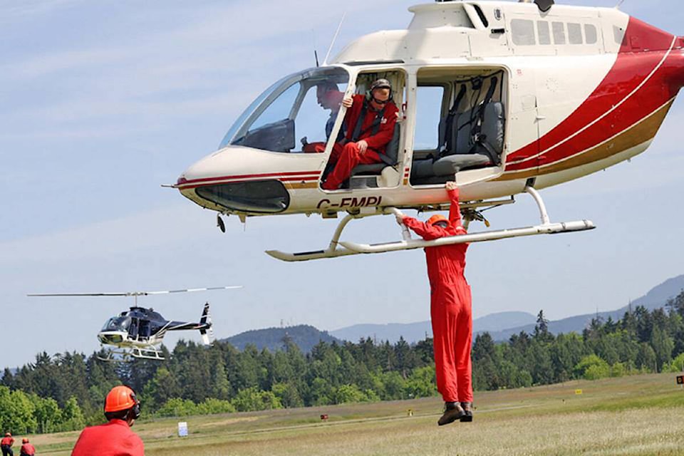 32223213_web1_230322-PQN-QB-Helicopter-Training-helicopter_1
