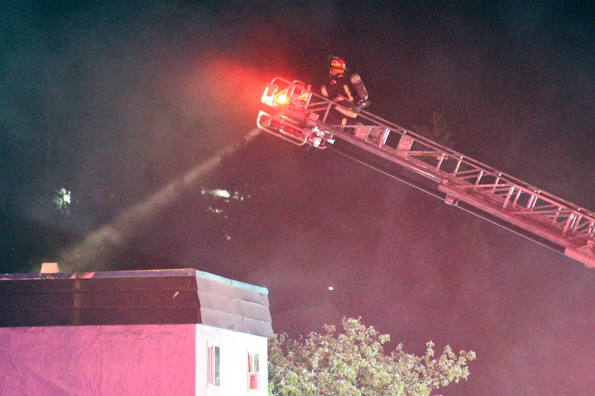 One dead after fire in small Port Alberni apartment building