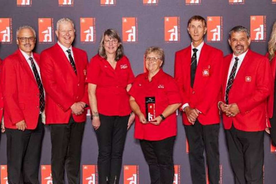 33965563_web1_230920-PQN-Home-Hardware-Award-HomeHardware_1