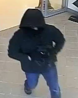 11132665_web1_180322-QCO-PG-armed-robbery_1