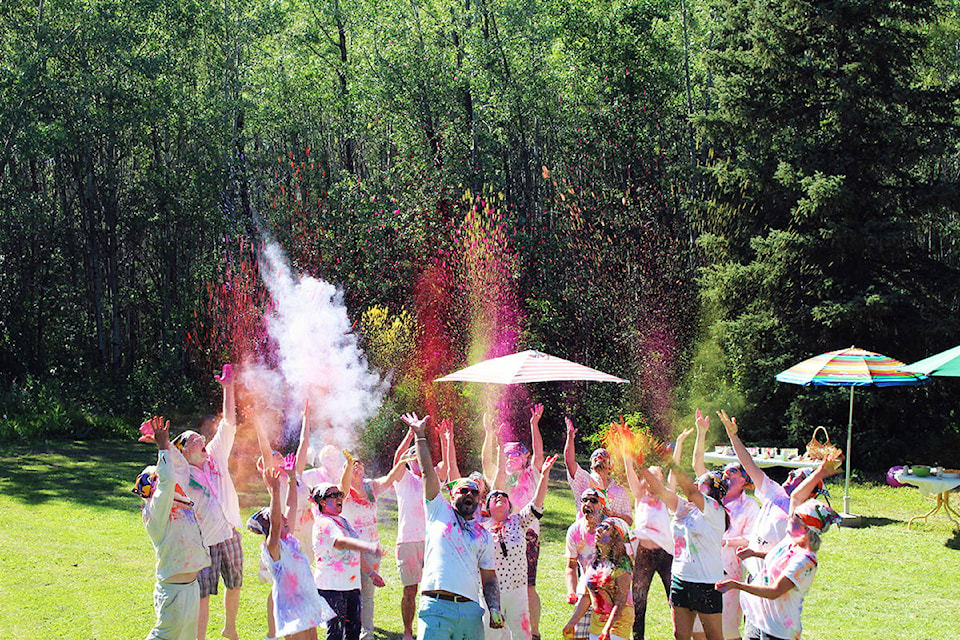 12655584_web1_ColourFestival2