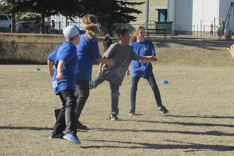 14007697_web1_181024-OEB-frisbee-tourney_2