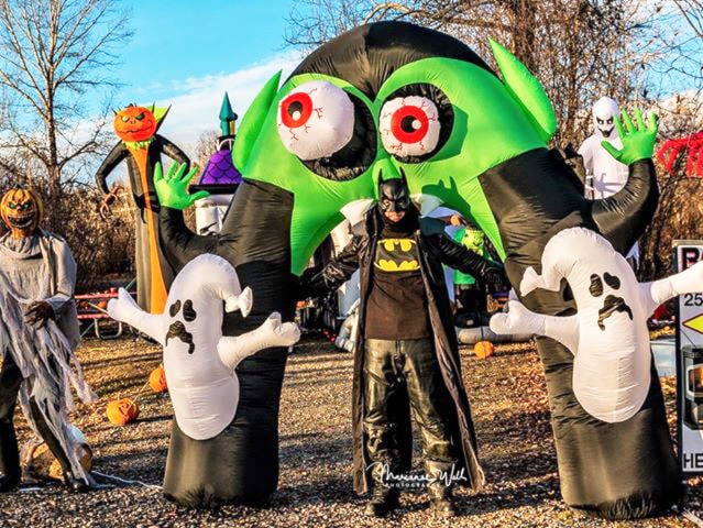 18982881_web1_PumpkinWalk
