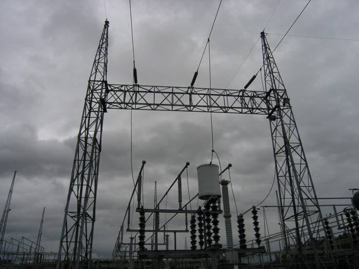 21760125_web1_200514-TST-bchydro.power.line