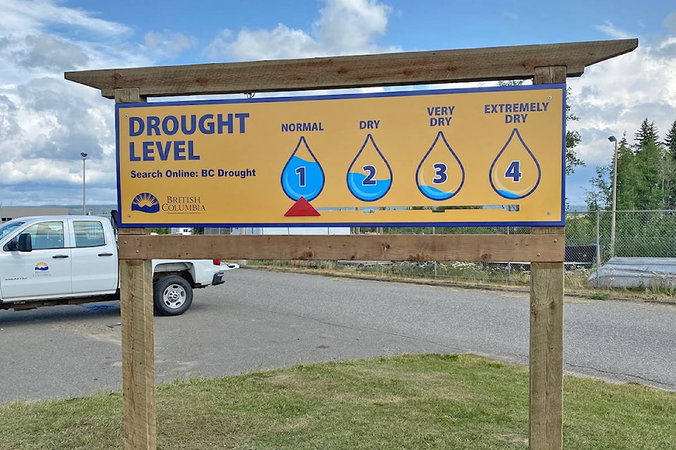25538398_web1_210624-OEB-DroughtLevelSign-drought-level-sign-Vanderhoof_1