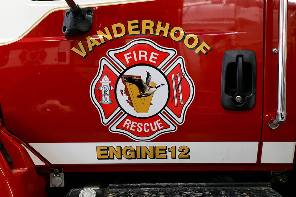 25756181_web1_210715-OEB-HayFieldFire-Vanderhoof-Fire-Department_1