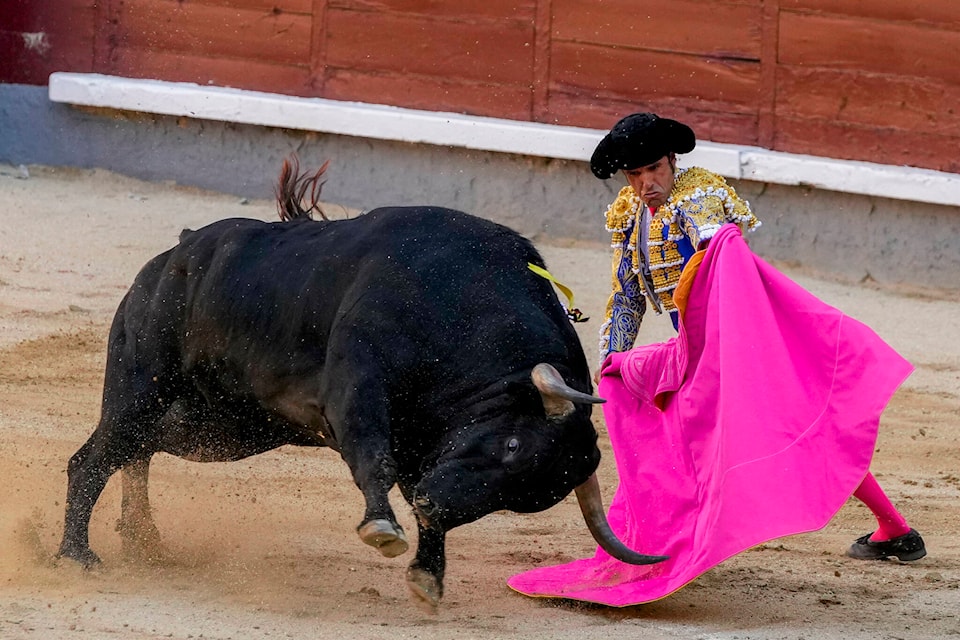 26747895_web1_211007-CPW-Spain-cash-no-bullfight-bullfight_1