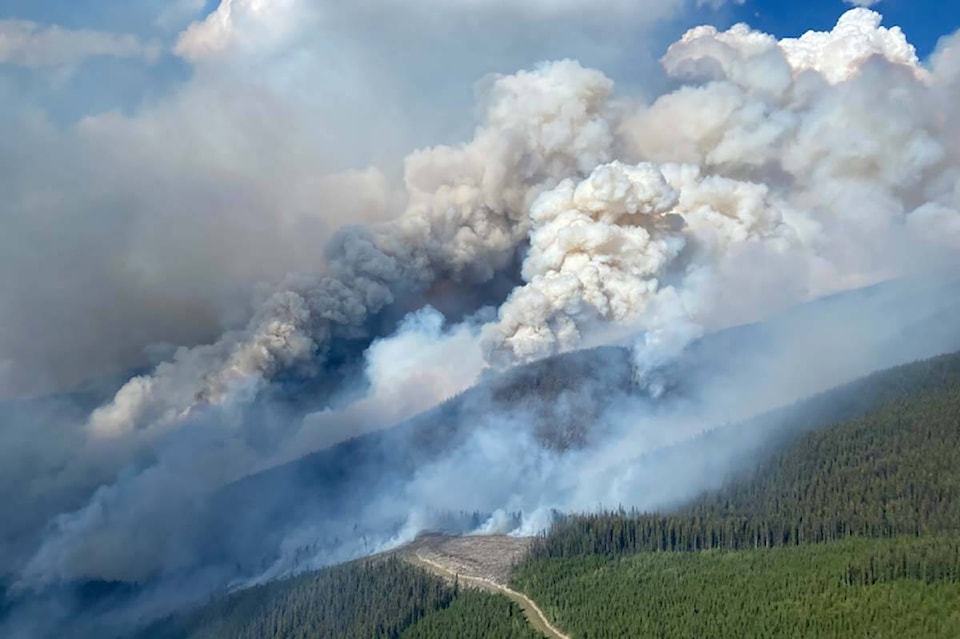 30286878_web1_220904-CPW-B.C.WildfireServicewarnsofmultipleout-of-controlfires-_1