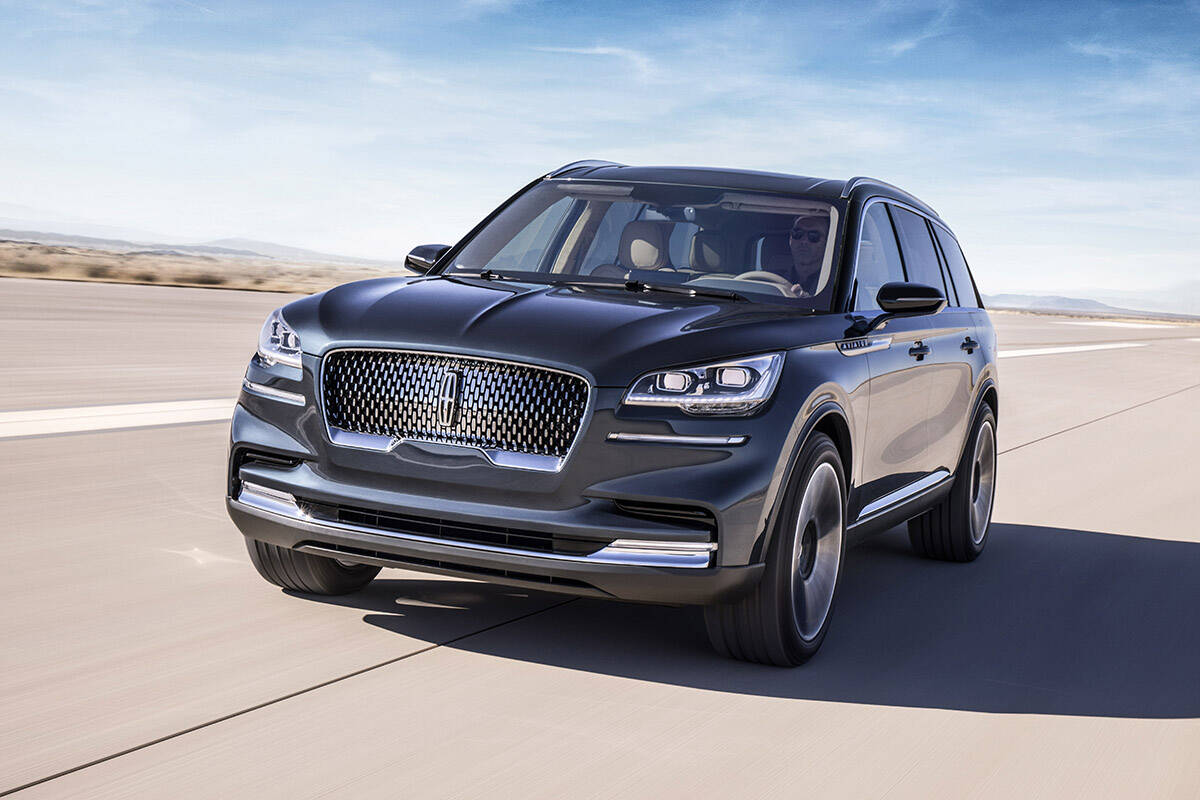 The Aviator uses the same rear-wheel-drive platform as the Ford Explorer. This means their powertrains are positioned longitudinally instead of sideways, as was the case with the previous front-wheel-drive Explorer platform. Photo: Lincoln