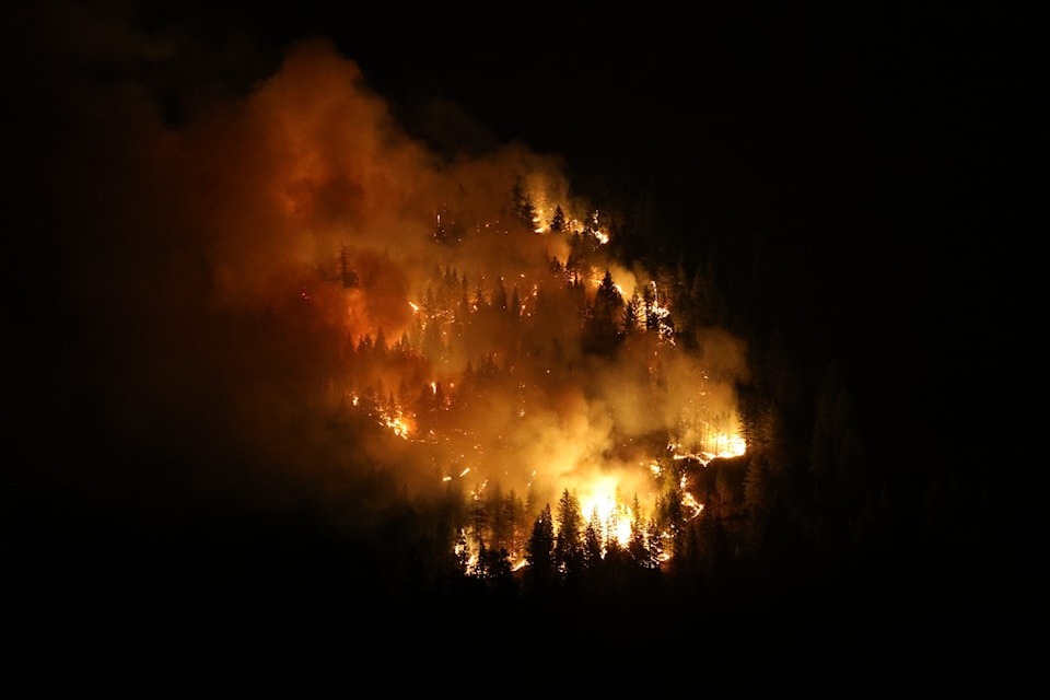 The Hullcar wildfire burns above Splatsin Salmon River IR #1 in Spallumcheen.