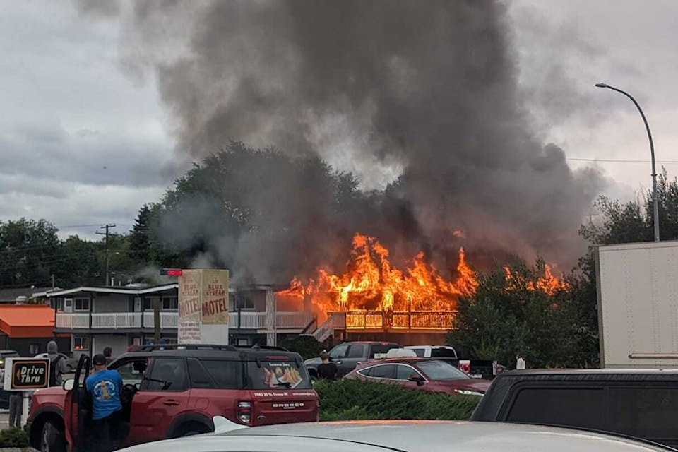 Vernon crews tend to fire at 'iconic' motel - Revelstoke Review