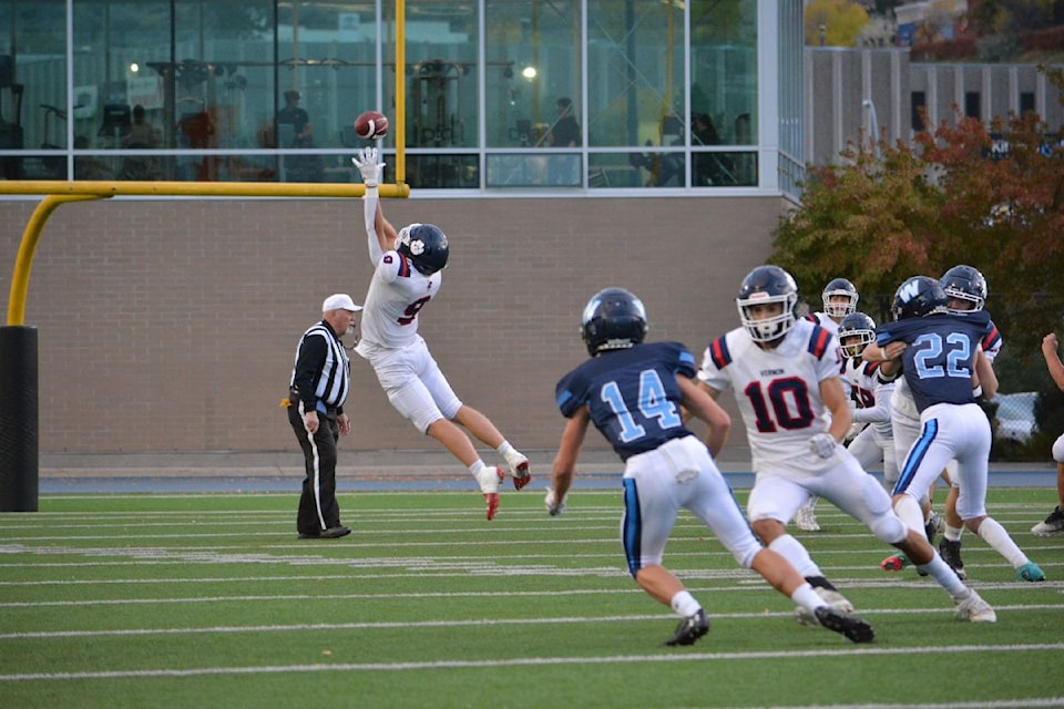 Vernon Panthers offensive dynamo Jonah Lee (#9) had three touchdowns in the victory over the Westsyde Blue Wave. 
