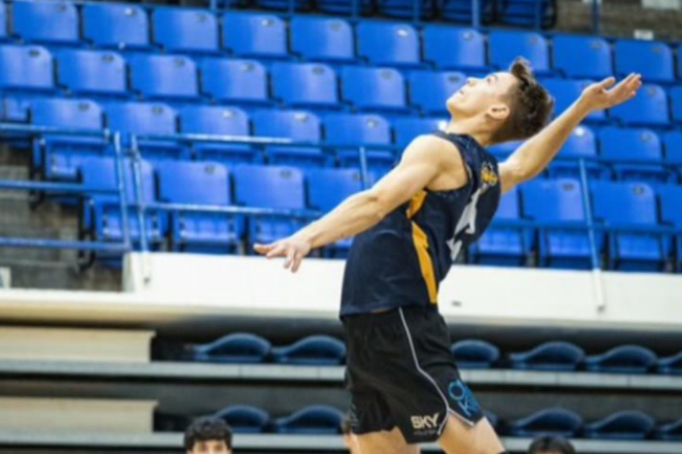 Micah Snobelen named recipient of $5,000 Vernon volleyball scholarship