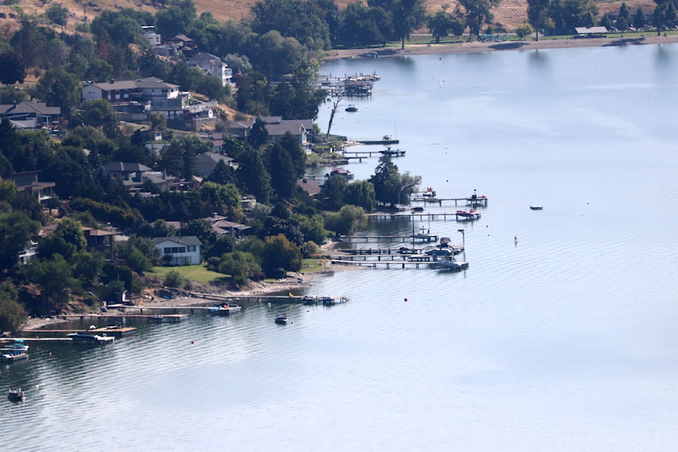 Boaters are urged to avoid Canoe Bay while divers are working in the area.