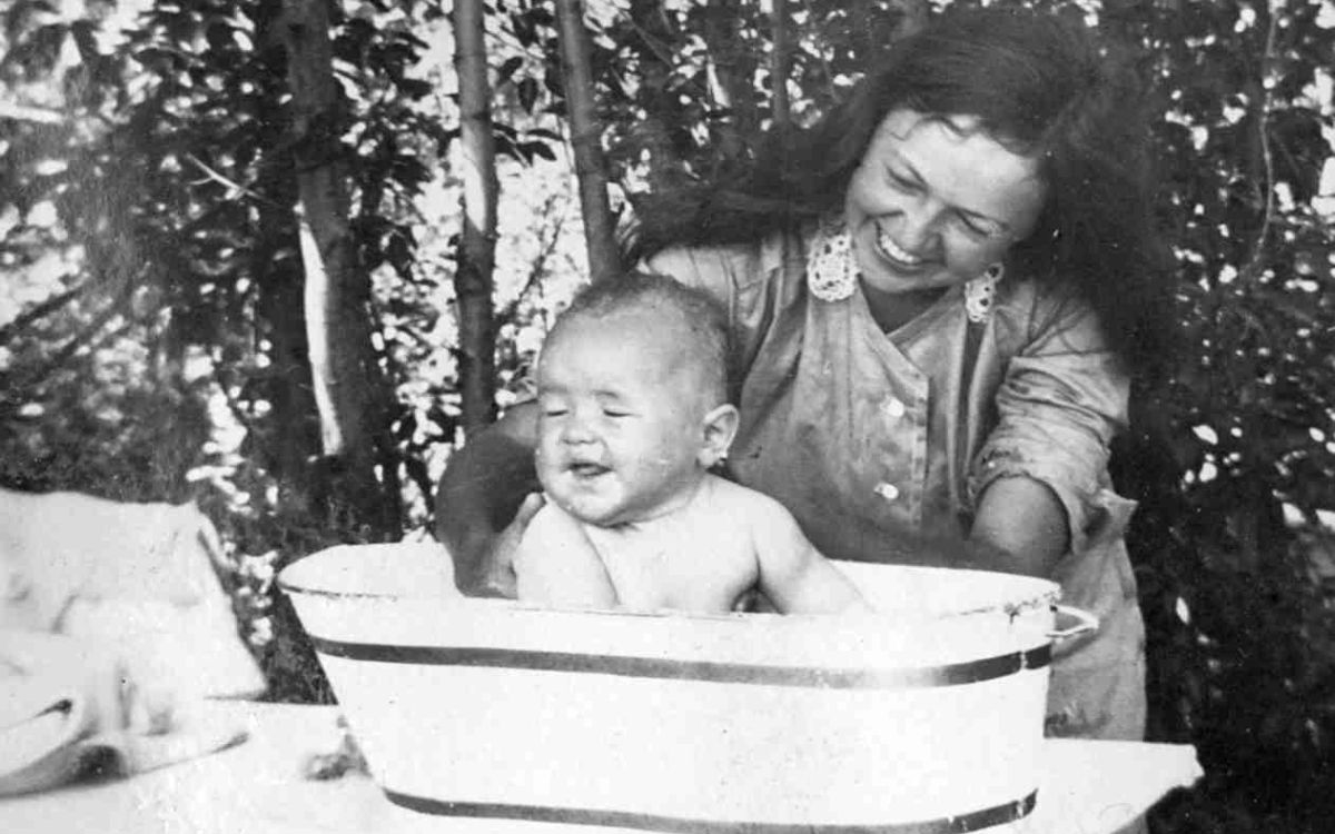Historic B.C. photo marks National Daughter's Day