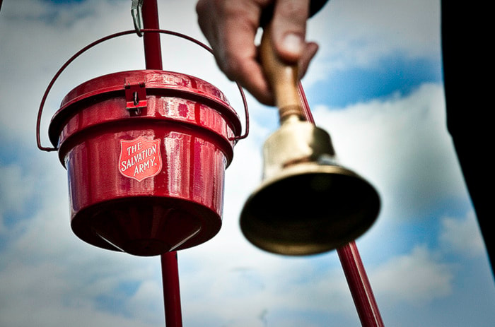 21601vernonTulsa_Red_Kettle_and_Bell_2