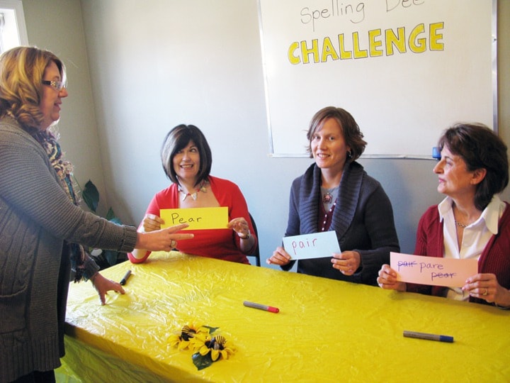 38912vernonCARA_SpellingBeeTeams02-28-11