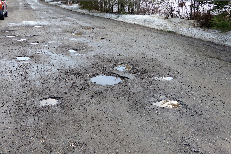 web1_SA-Kault-Hill-potholes