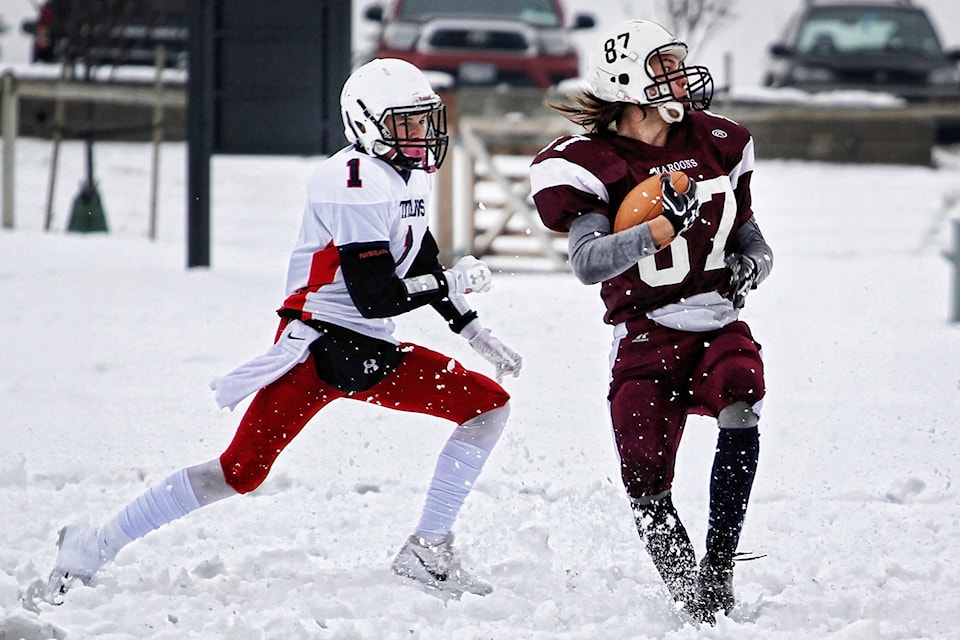 9337226_web1_171110-VMS-LM-Maroons1