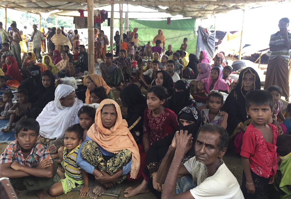 10489187_web1_Rohingya-refugees-take-shelter