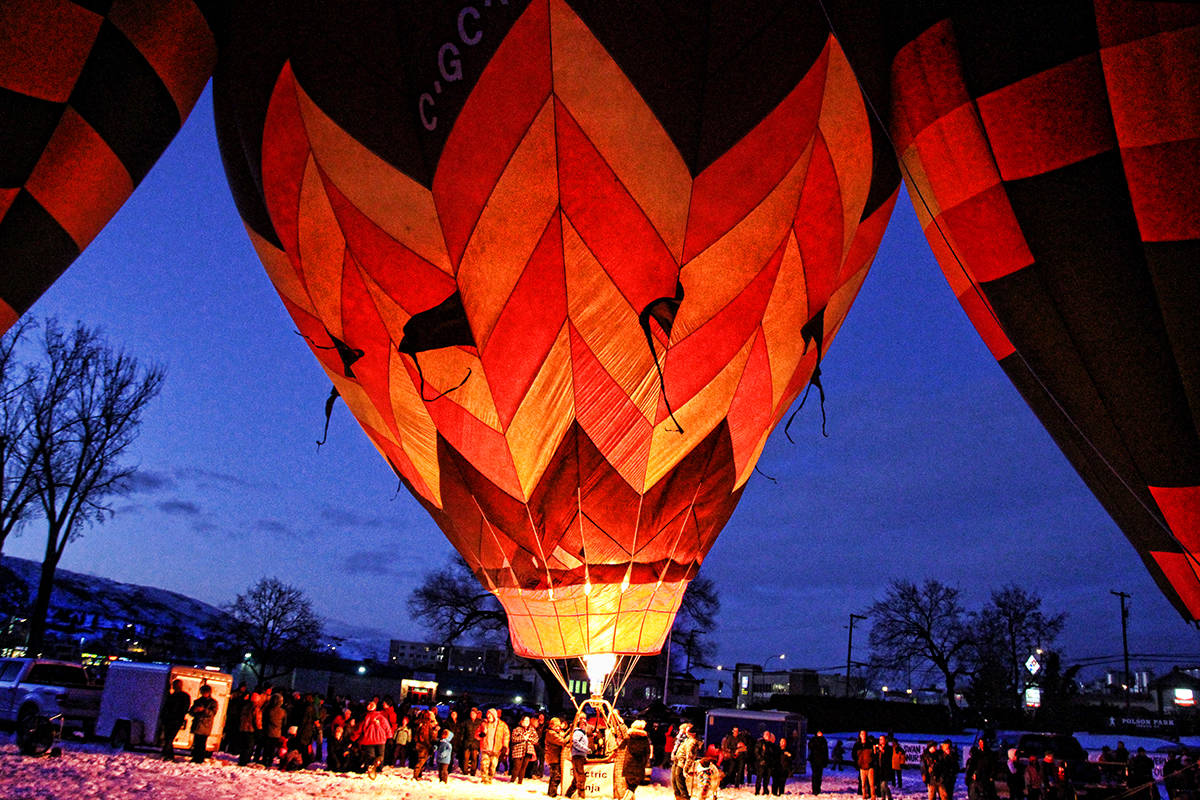 10572984_web1_180211-VMS-LM-BalloonGlow2