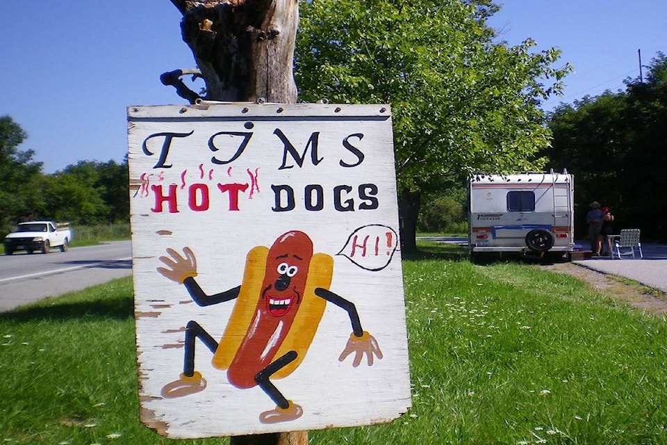 12435961_web1_180622-CPW-hotdog