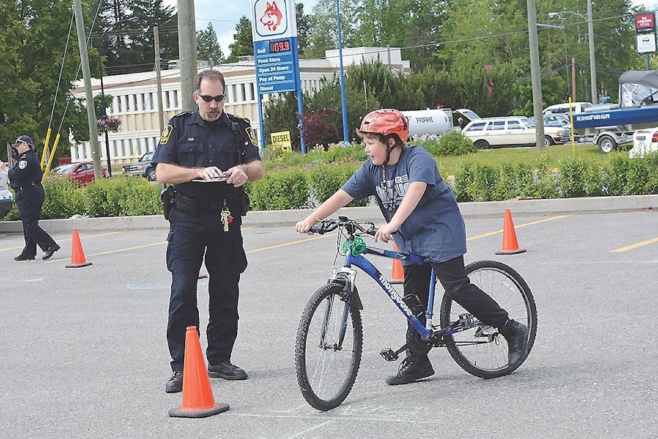 12475983_web1_170616-TST-M-170621-TST-bike-rodeo-2-gps