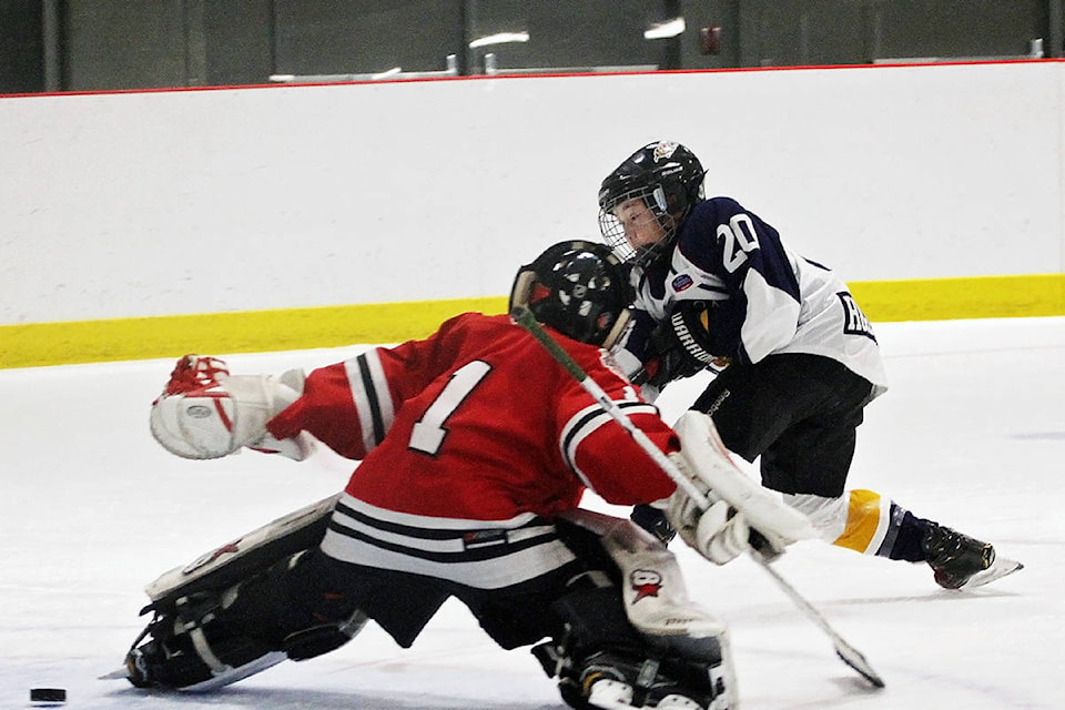 14586364_web1_181024-VMS-Atom-Tourney2