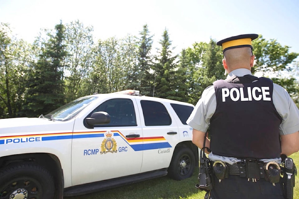 14855533_web1_170616-RDA-RCMP-File-Cop-back-and-cruiser4080