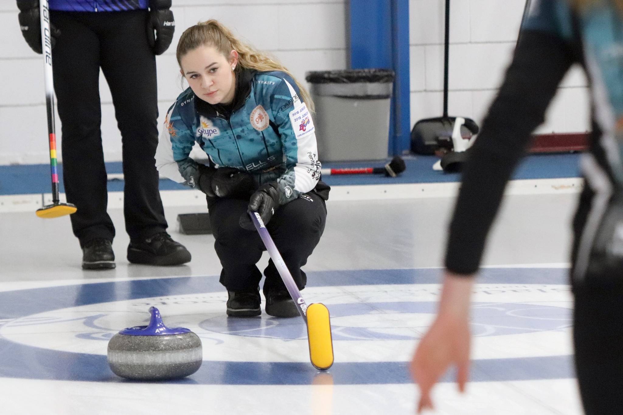 14974697_web1_181229-VMS-M-curling-10