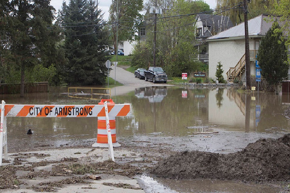 15324265_web1_170507-VMS-Armstrong-flooding