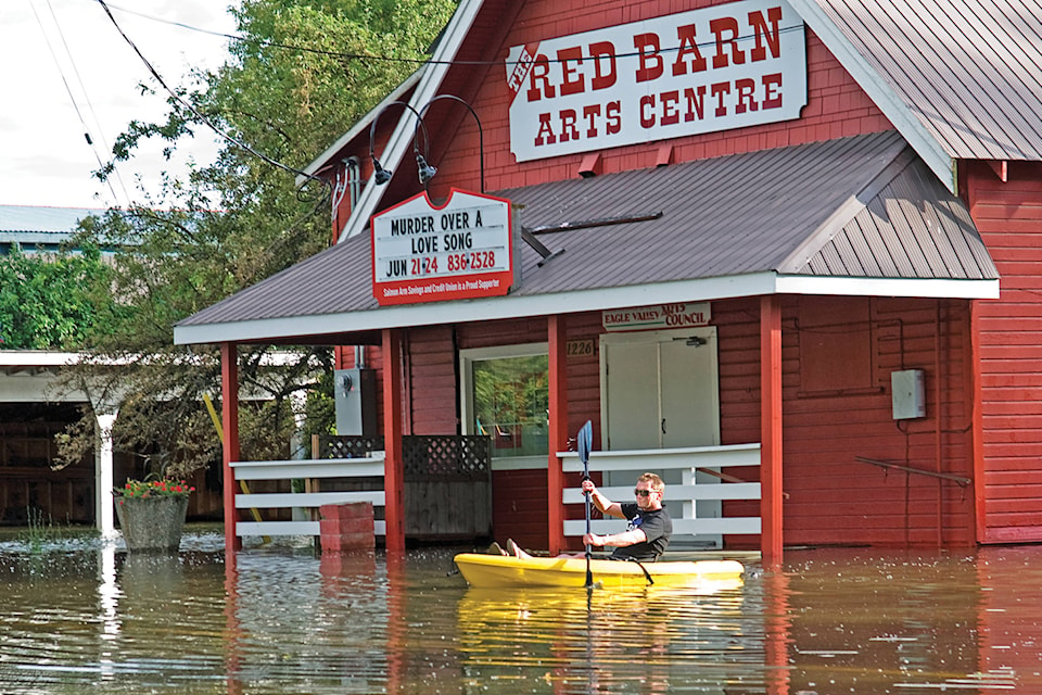 15693415_web1_EVN-red-barn-flooding-0628-col