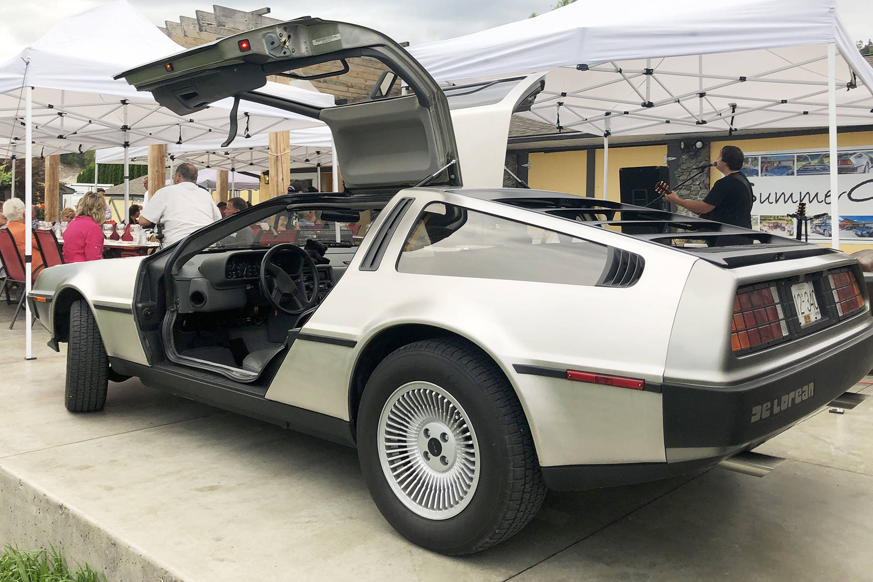 17683372_web1_190718-SUM-Rare-DeLorean_4