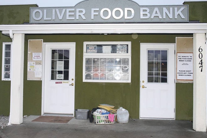 17833904_web1_190726-PWN-Oliver-food-bank-T