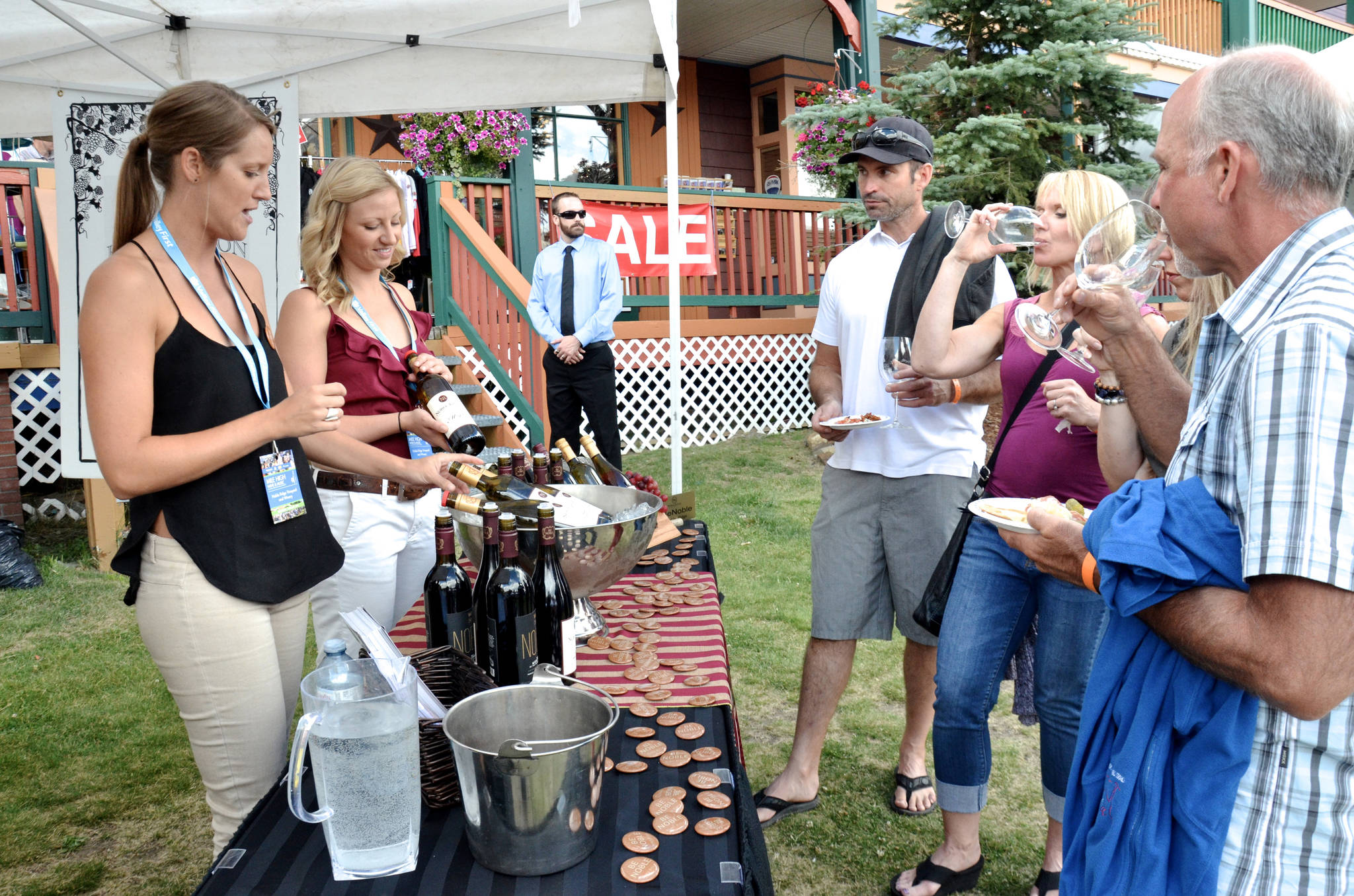 Outdoor wine tasting event hits new heights - Vernon Morning Star
