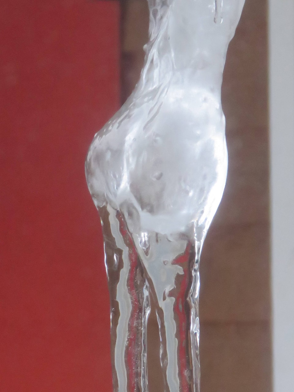 20374035_web1_200206-PSS-sexyice-icicle_1