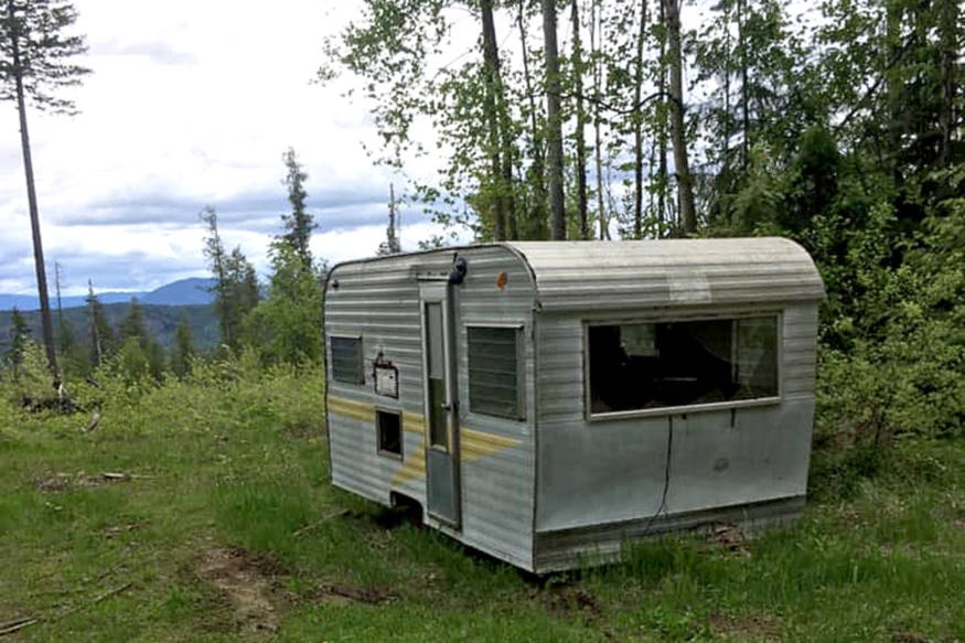 21652870_web1_200604-VMS-camping-trailer_1