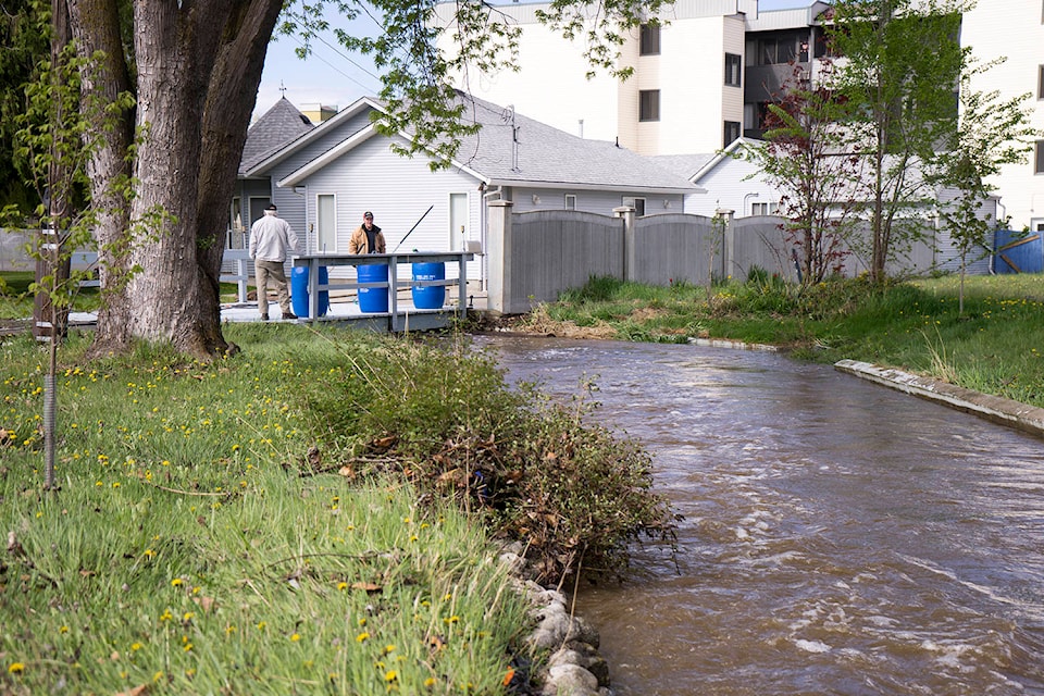 21796647_web1_200507-KCN-millcreekflood-photos_5