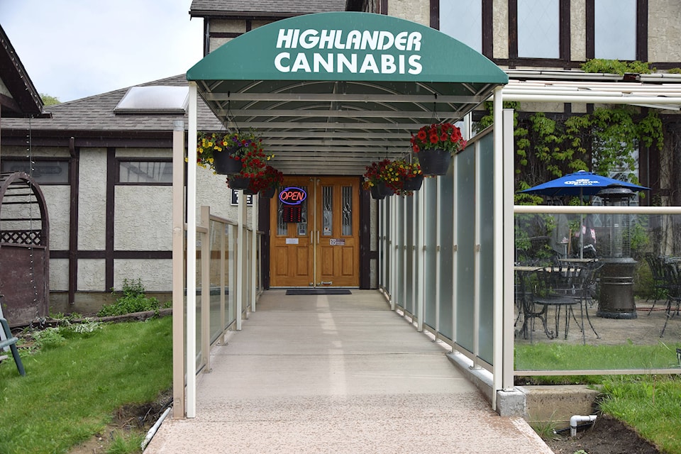 22198399_web1_200618-VMS-cannabis-highlander-highlandercannabis_1