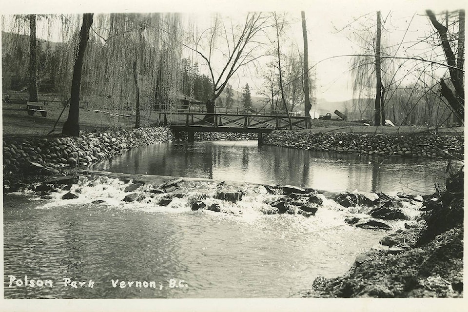 Polson Park and Vernon Creek in the autumn of 1951. (Greater Vernon Museum and Archives photo #23169)