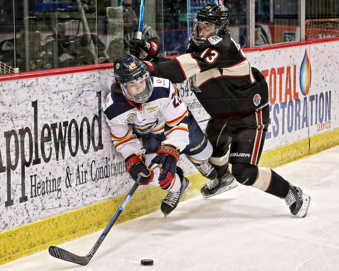 Brooks backhand lifts West Kelowna Warriors over Vernon Vipers