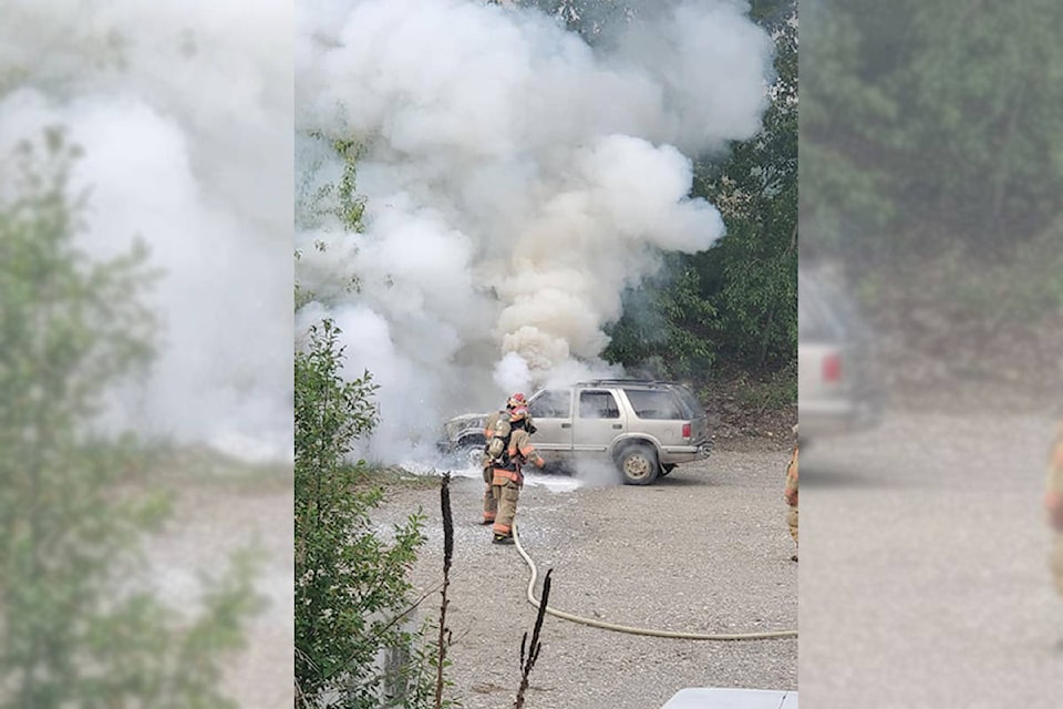 25273231_web1_210527-VMS-SPALL-car-fire-car-fire_1