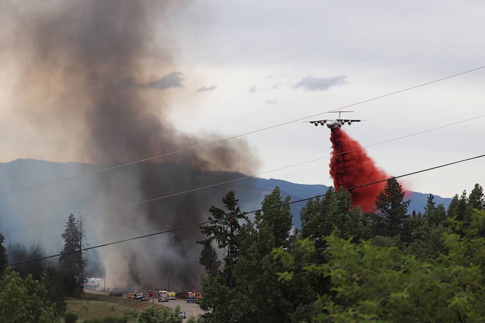 25391742_web1_210610-VMS-highway-fire-1_2