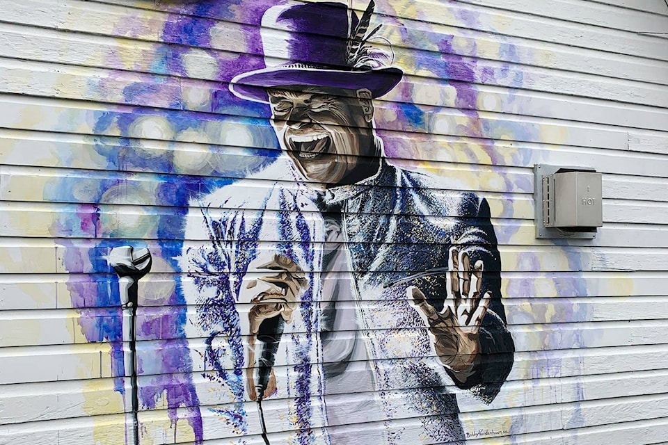 25581296_web1_210701-EVN-Dalzell-Gord-Downie-mural_1