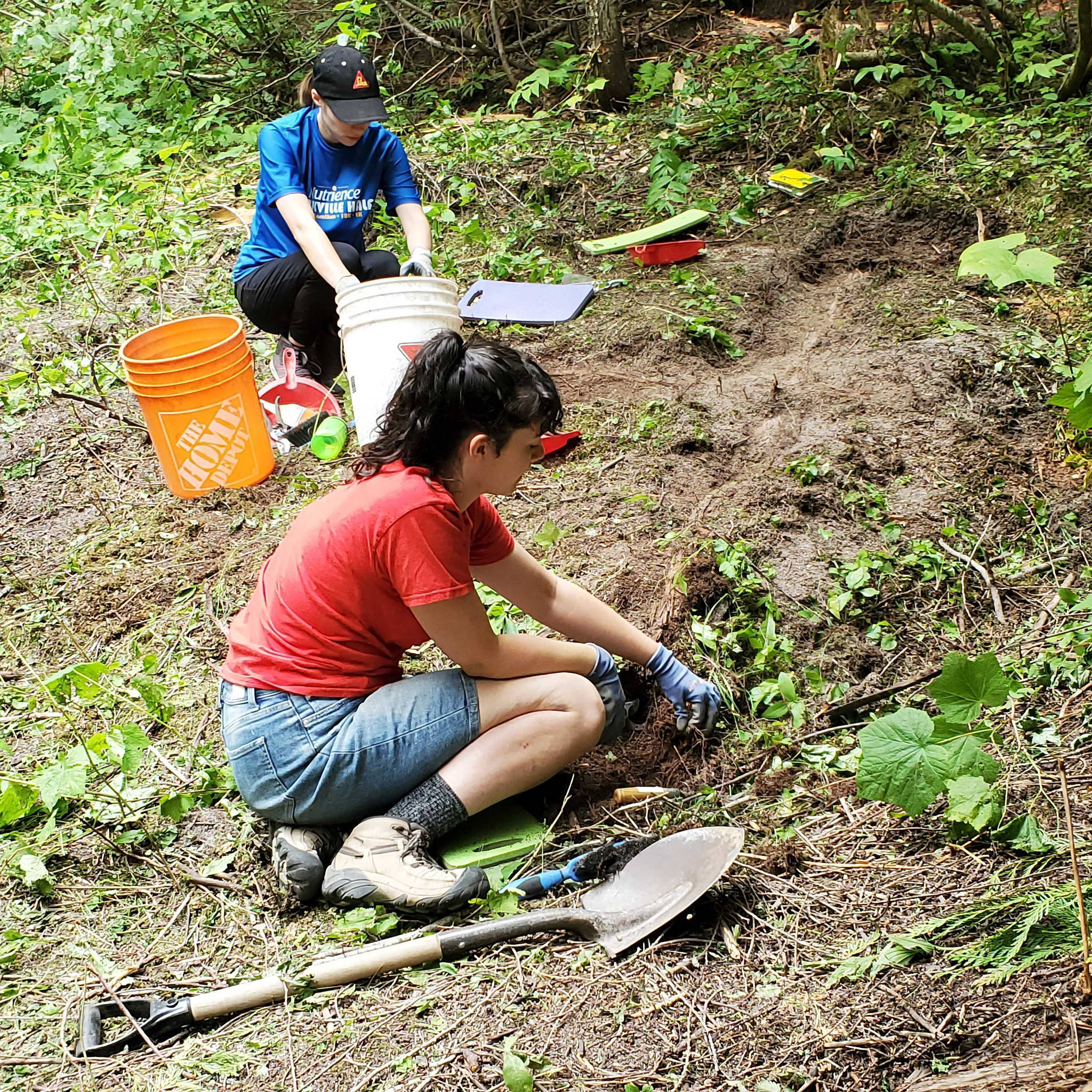 26336117_web1_210909-VMS-cherryville-camp-dig-ARCHAEOLOGY_3