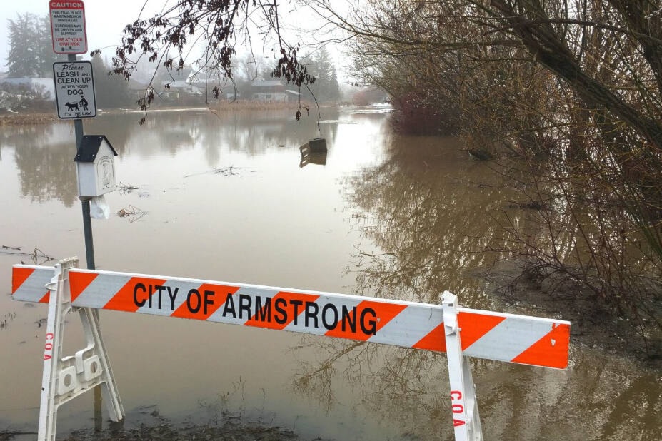 28605564_web1_220331-VMS-arm-emergency-flood_1